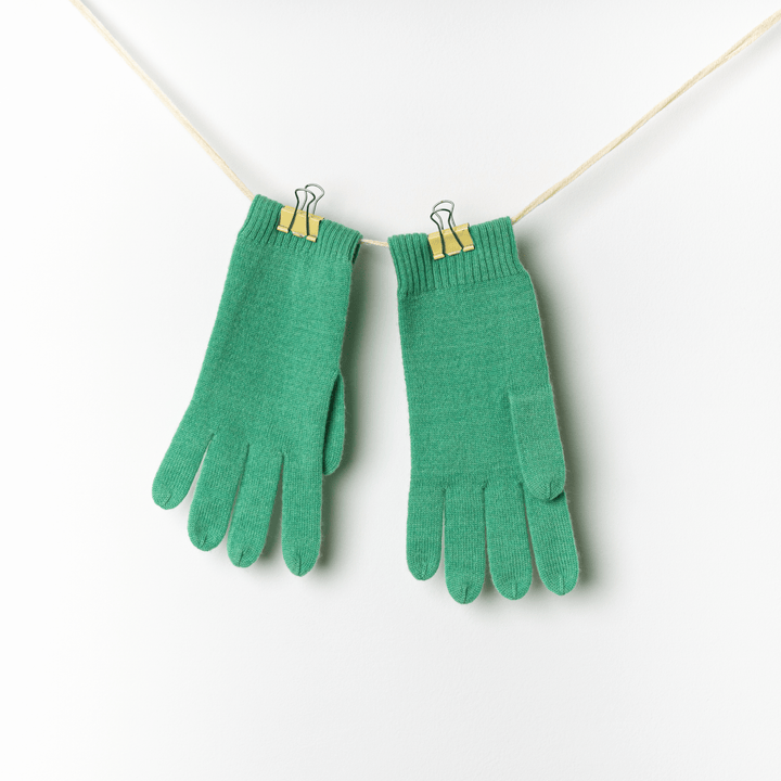 100% Cashmere Absinthe Green Gloves